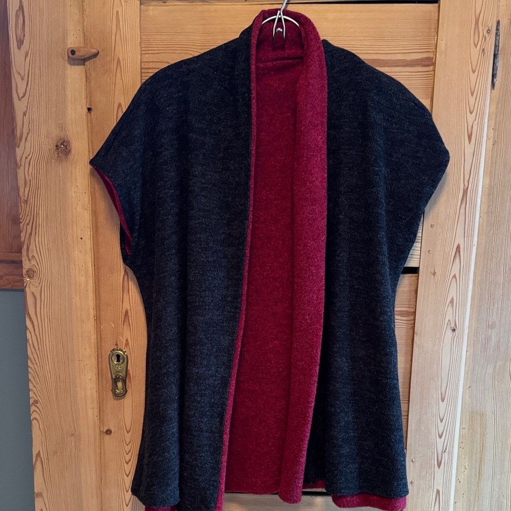 Reversible Open-Front Women's Sweater Cardigan - Charcoal & Burgundy